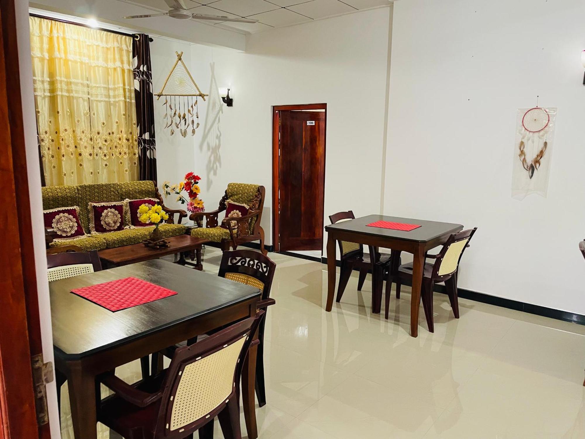 Kanthi Holiday Rest Homestay ミリッサ エクステリア 写真