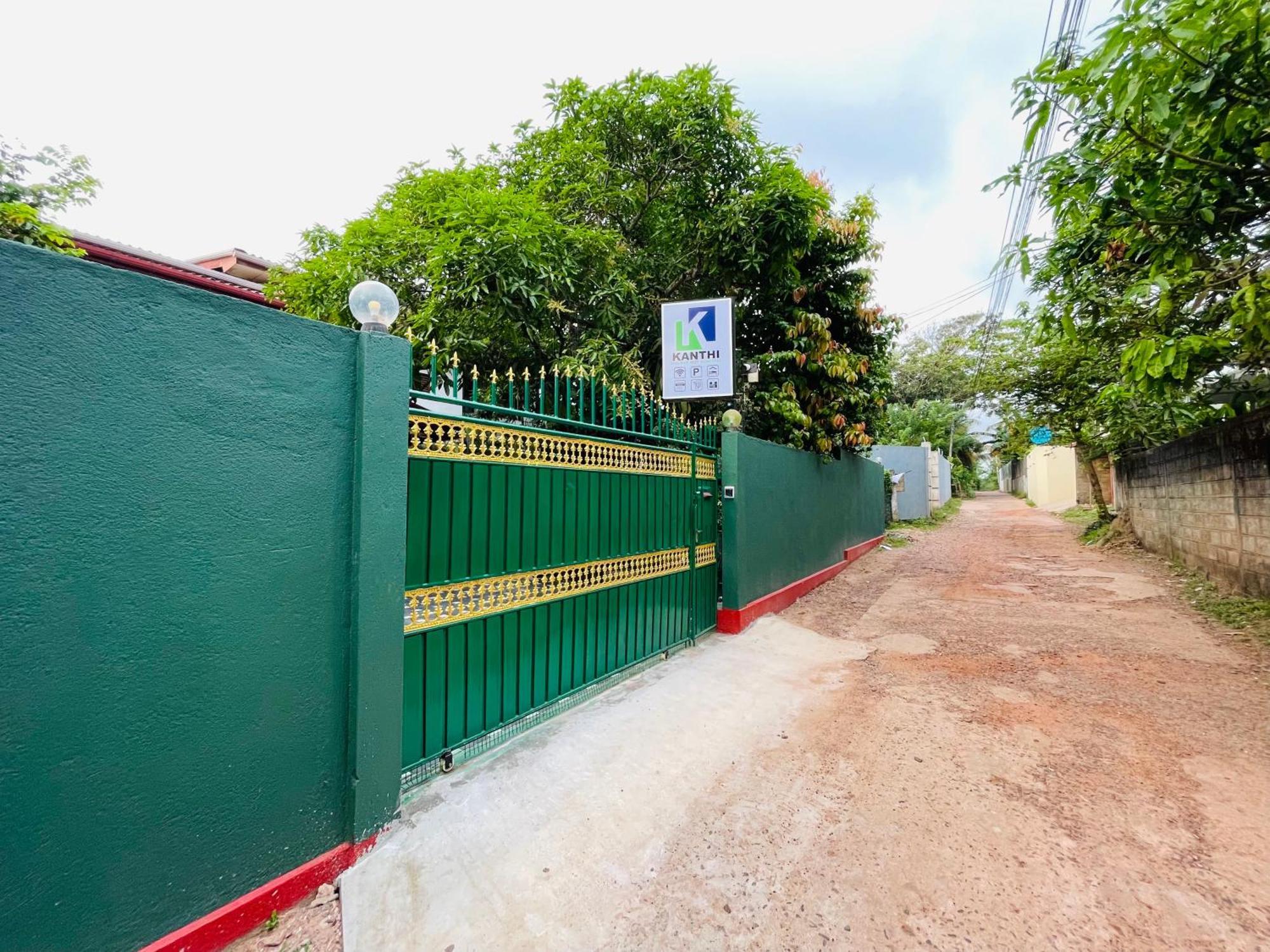 Kanthi Holiday Rest Homestay ミリッサ エクステリア 写真
