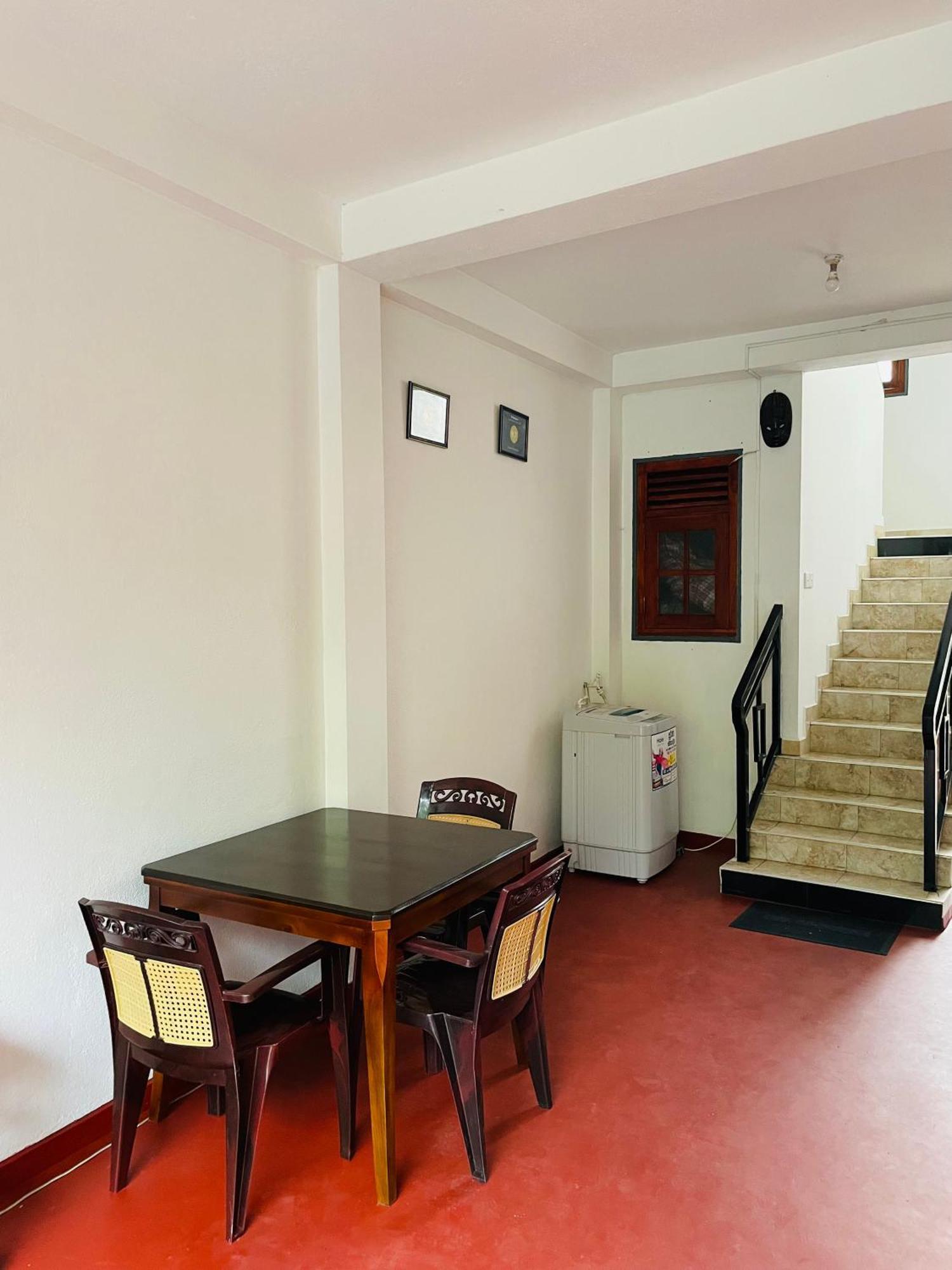 Kanthi Holiday Rest Homestay ミリッサ エクステリア 写真