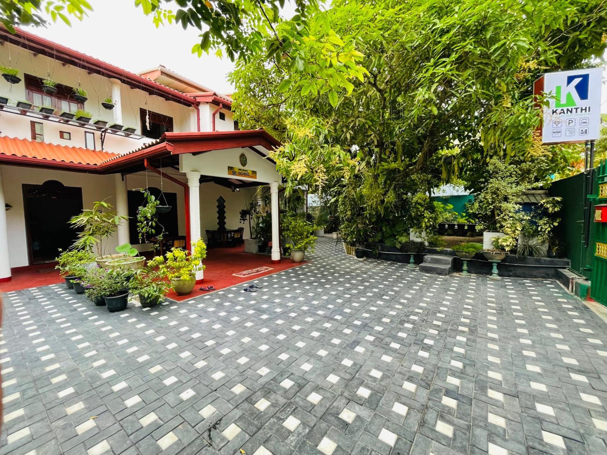 Kanthi Holiday Rest Homestay ミリッサ エクステリア 写真