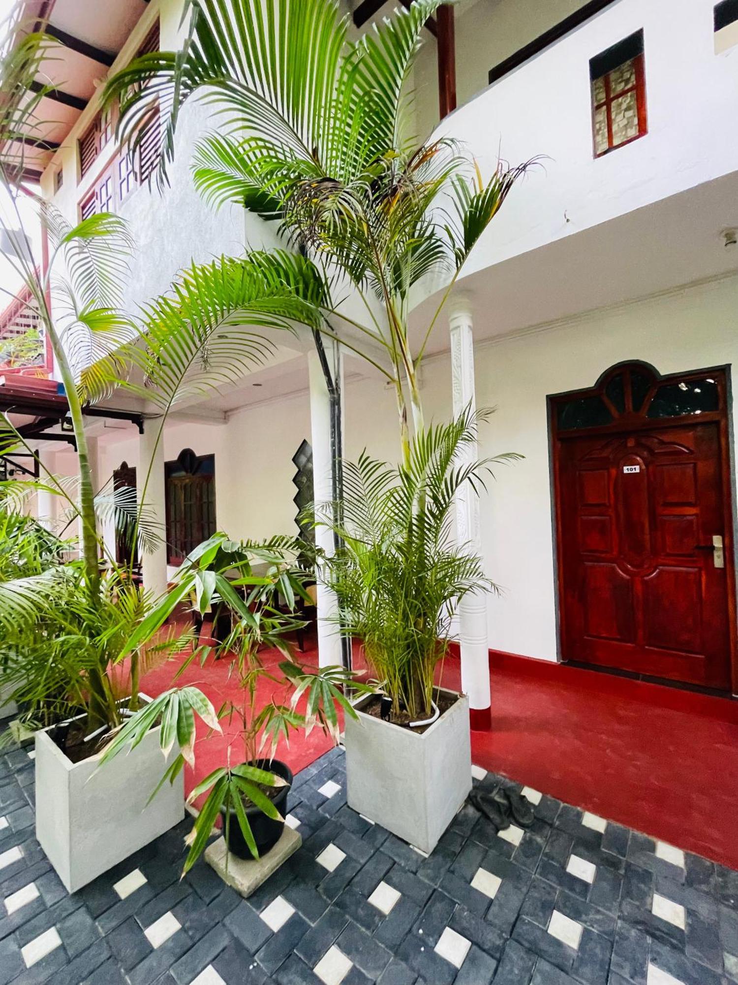 Kanthi Holiday Rest Homestay ミリッサ エクステリア 写真